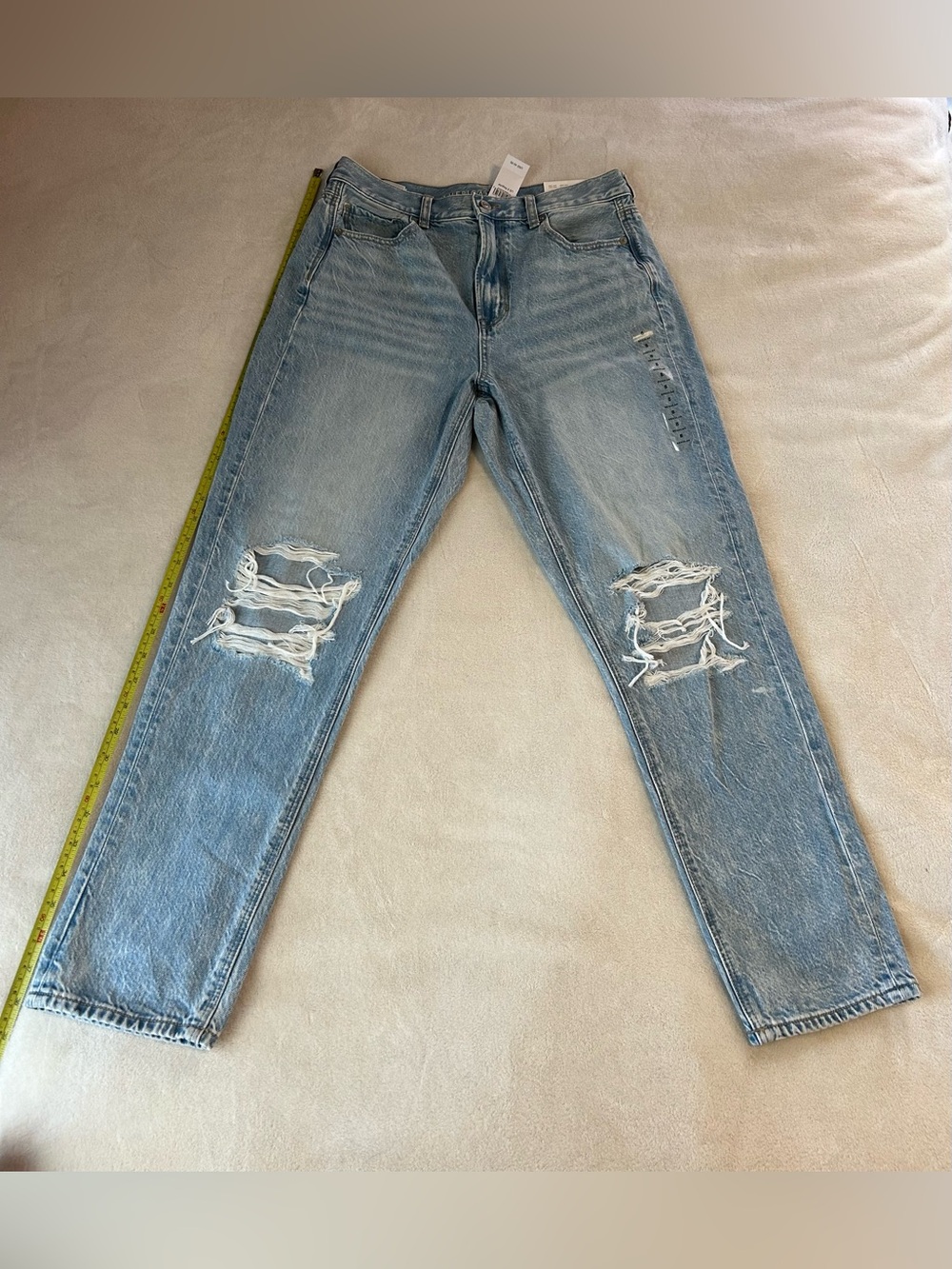 New nwt American eagle size 8 mom blue jeans uber cool 2202 ripped regular her - Picture 2 of 8